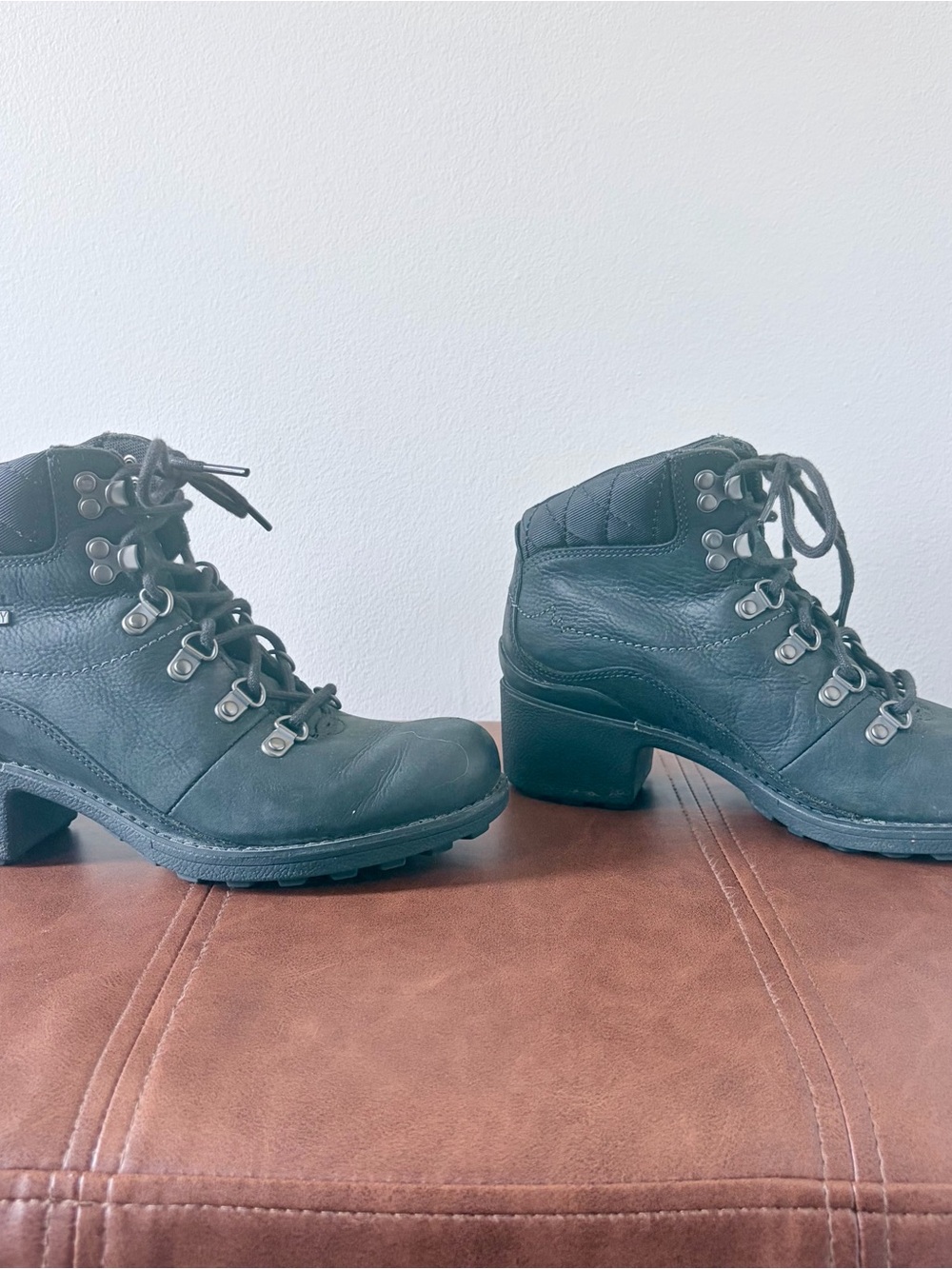 Merrell Chateau Mid Lace Waterproof Black Leather Heeled Hiking Boots Womens 7